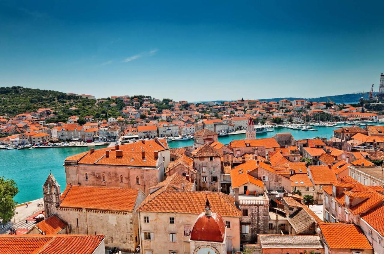 Apartments Pitesa Trogir Eksteriør billede