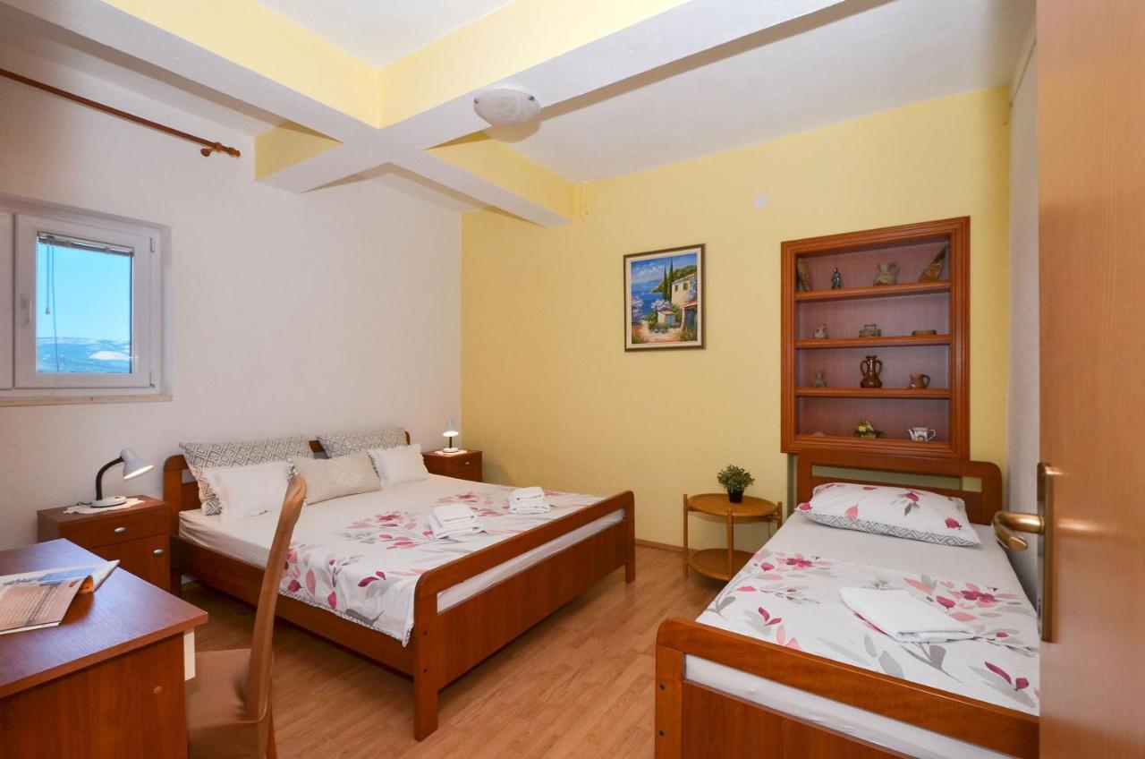 Apartments Pitesa Trogir Eksteriør billede